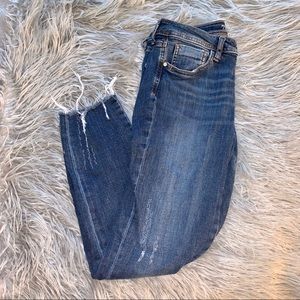 ZARA: Mid Rise Jeans with Fray